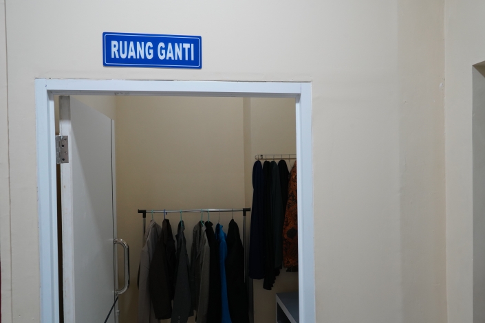 RUANG GANTI PEMOHON